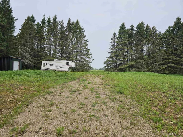 N5537 Rock River Rd, Chatham, MI 49816