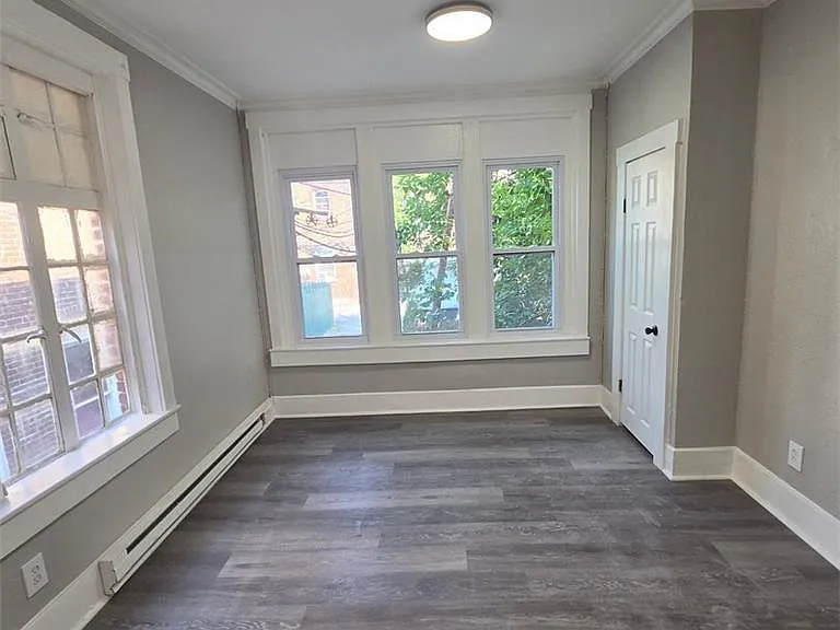 104 N 8th St #2R — Photo 3