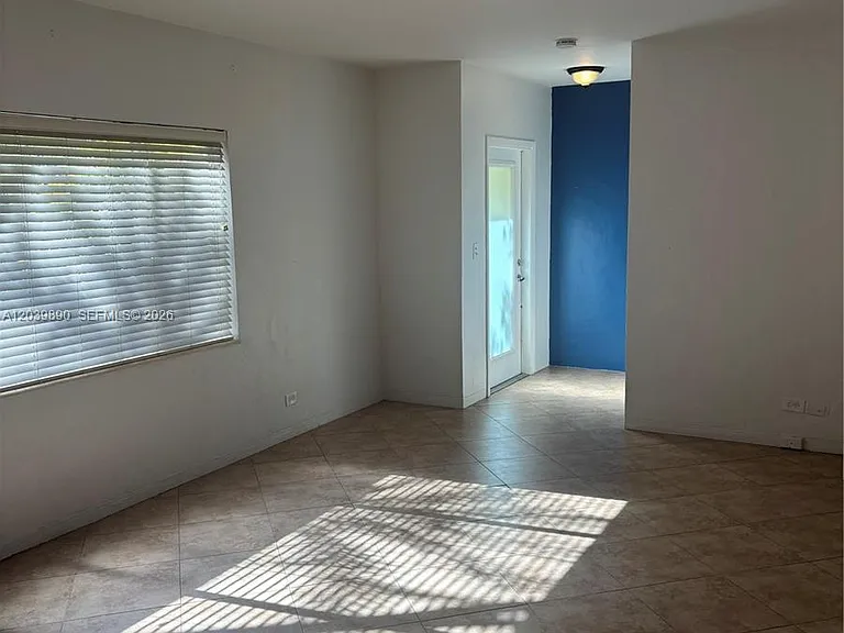 719 NE 16th Ave #719B — Photo 3
