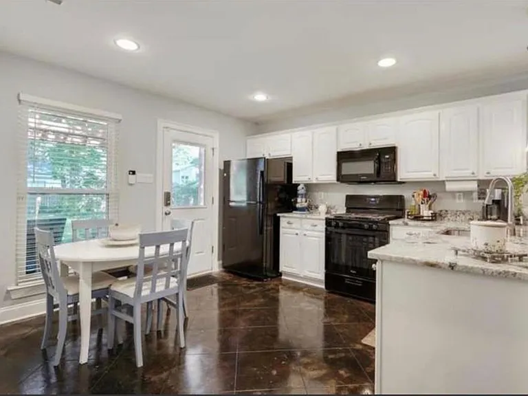 71187 Sanders St — Photo 11