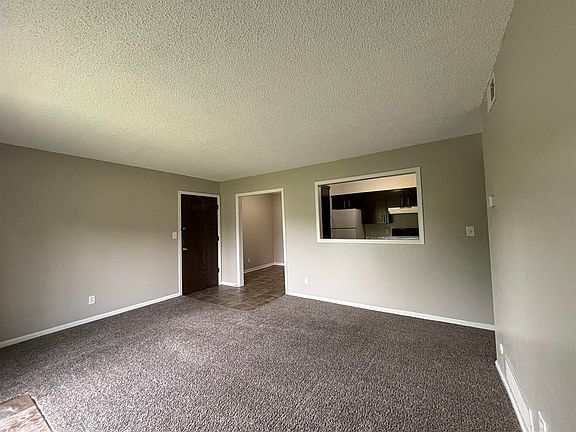 4th image of 431-433-435 N Bluegrass Dr #435-11