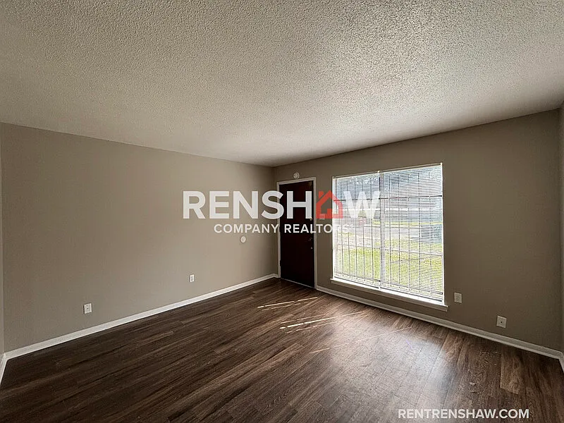 2 bed, 1.0 bath, 801 sqft, $795 — Photo 3