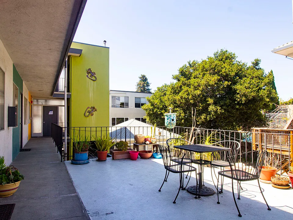 429 Bellevue Ave