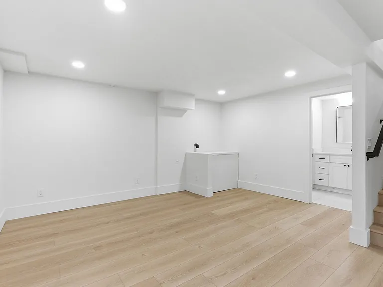 2945 NE 57th Ave — Photo 38