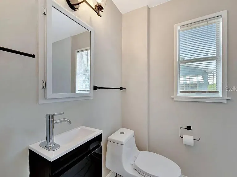 828 22nd Ave N #1/2 — Photo 10