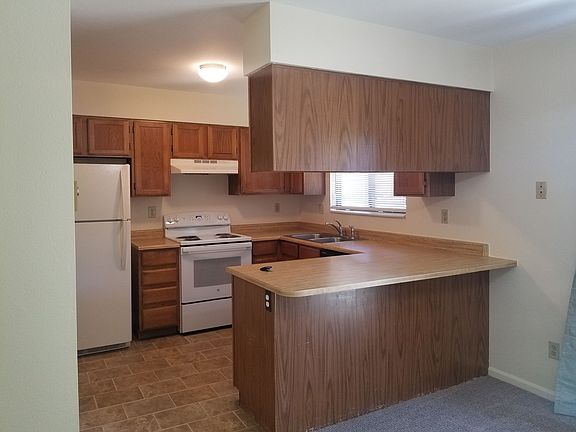 2nd image of 2718-2720 Sagebrush Dr
