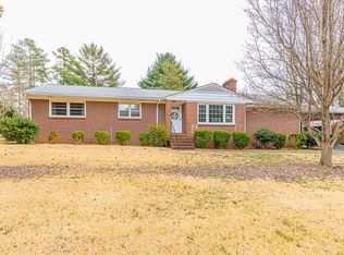 107 Washington Ave, Warsaw, VA 22572
