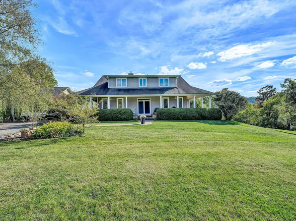 84 Green Level Rd, Boones Mill, VA 24065