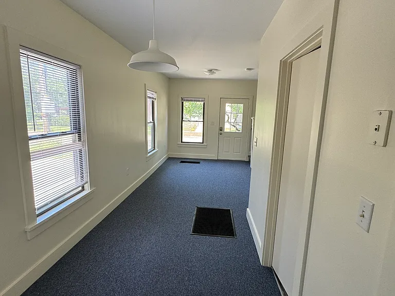 684 Riverside Dr — Photo 11