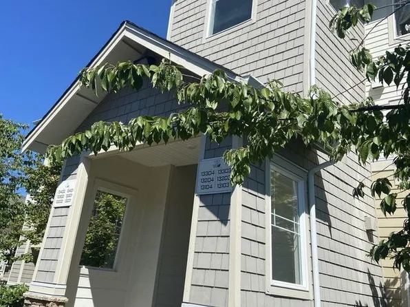 15026 40th Ave W APT 13-302, Lynnwood, WA 98087