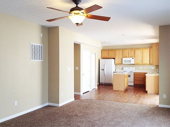 3rd image of 6576 Riverbend Dr