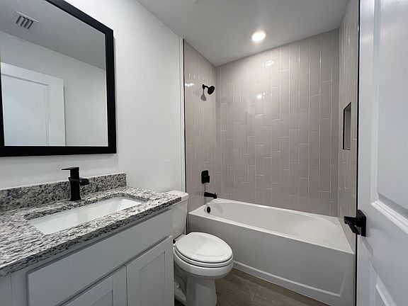 5th image of 868 Winwood Cir #868
