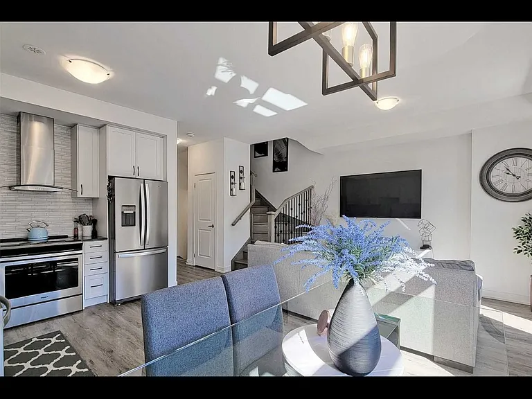 14 Hearne St E — Photo 11