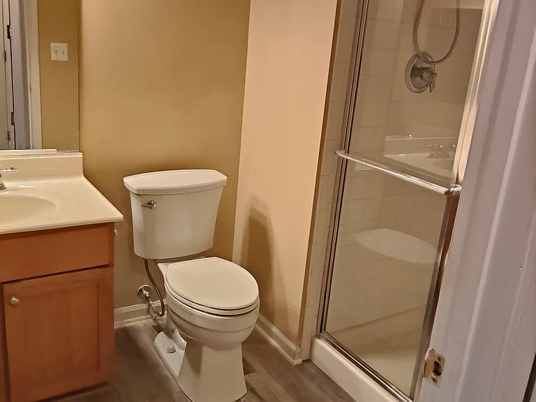 117 Holmes St #BASEMENT — Photo 3
