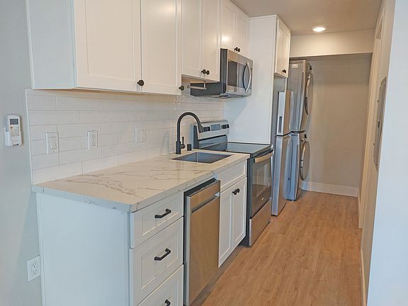 4th image of 4342 Marlborough Ave #9