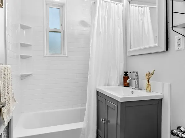 36 Hamilton Avenue image 4 of 12