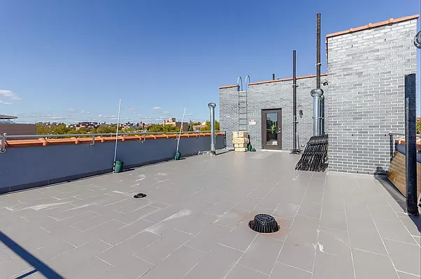 Rented by E House Realty & Management Inc. | media 32