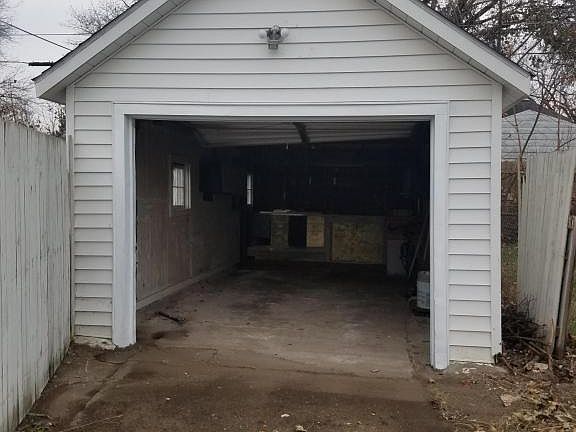 4th image of 1220 Marquette St SW