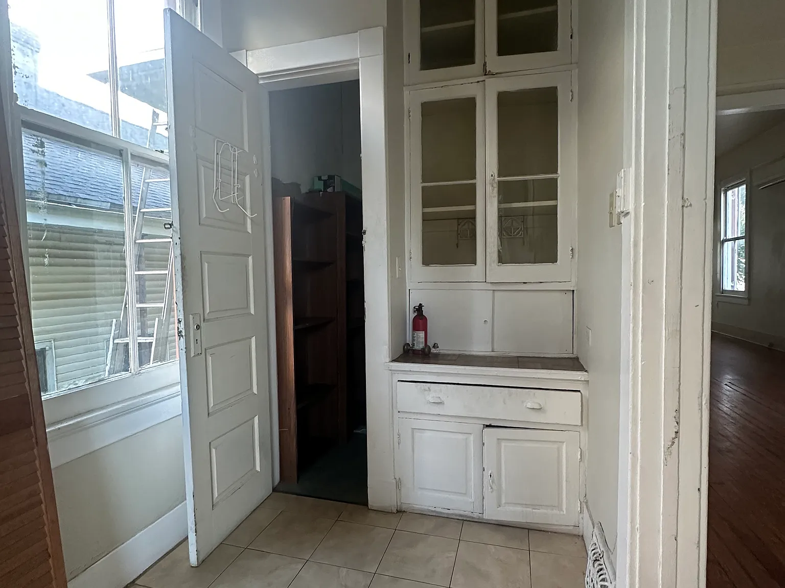 2 bed, 1100 sqft, $1,500 — Photo 2