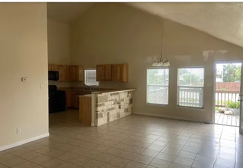 122 Tom Lea Dr Photo 1