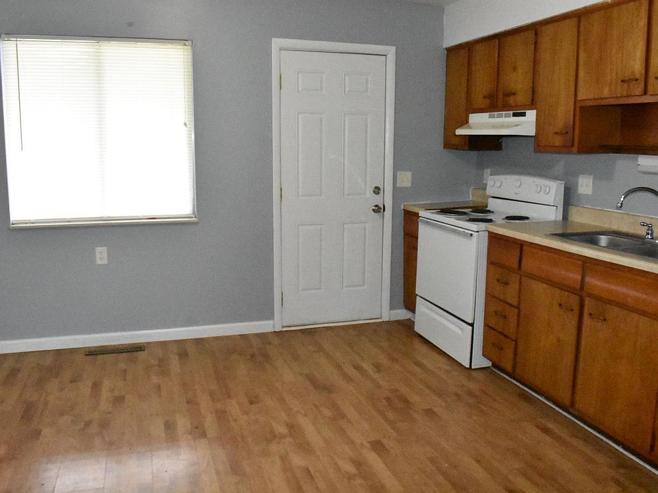 1st image of 810 Burns St