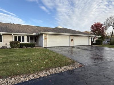 604 Hartford SQUARE, Hartford, WI, 53027