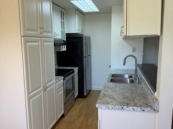 41 Lassen Ln, Novato, CA 94947