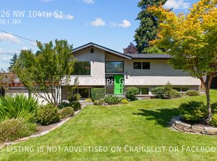 126 NW 104th St, Seattle, WA 98177