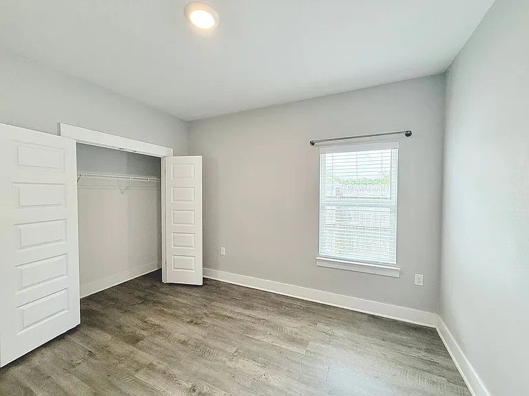 5849 Danbury Blvd — Photo 9