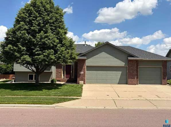 7504 S Aftyn Ave, Sioux Falls, SD 57108