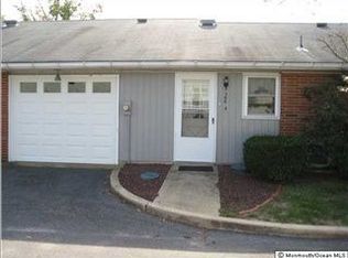 384B Chatham Ct, Lakewood, NJ 08701