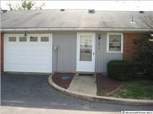 384B Chatham Ct, Lakewood, NJ 08701