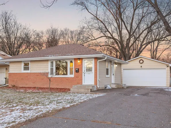 6044 Hampshire Ave N, Crystal, MN 55428