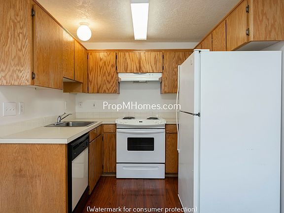 5th image of 2516 SE 103rd Ave