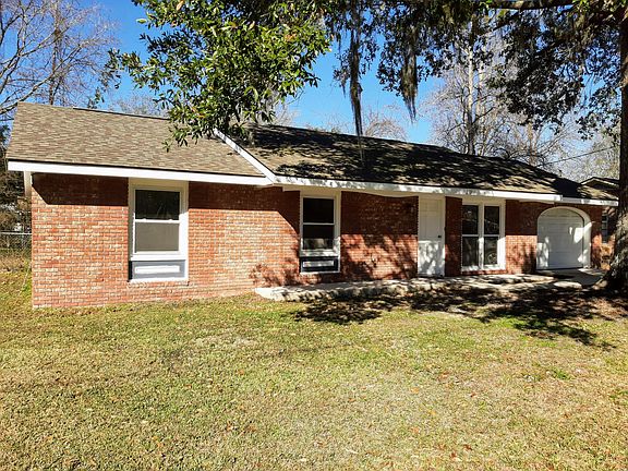 3rd image of 231 Sprucewood Dr