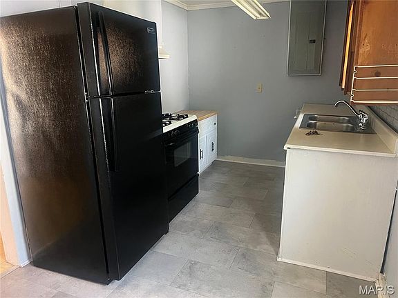 3rd image of 506 Fleming St