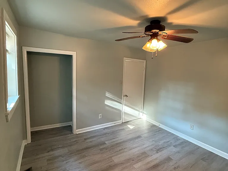 5609 Hollytree Dr — Photo 6