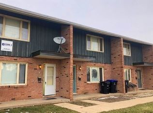 2002 E Lincoln St APT 03, Bloomington, IL 61701