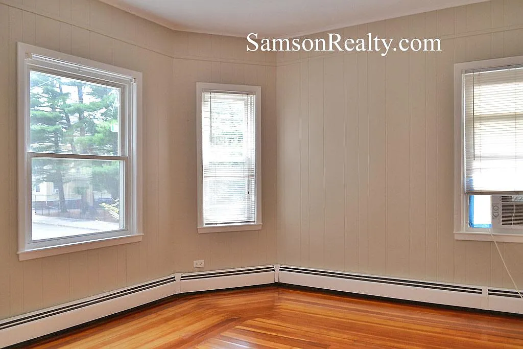 5 bed, 2.5 bath, $6,900 — Photo 4