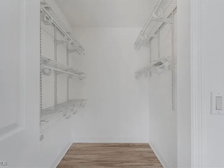 234 Pullman St — Photo 32