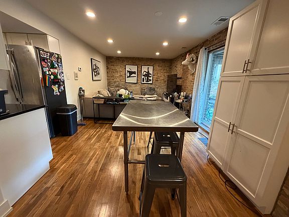 4th image of 652-54 W Roscoe Street Grn #652