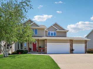 7502 Barnsley Dr, Johnston, IA 50131