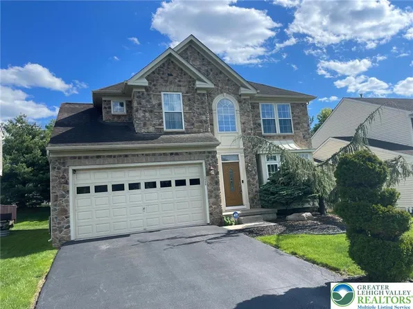 1535 Ciara Dr, Bethlehem, PA 18017