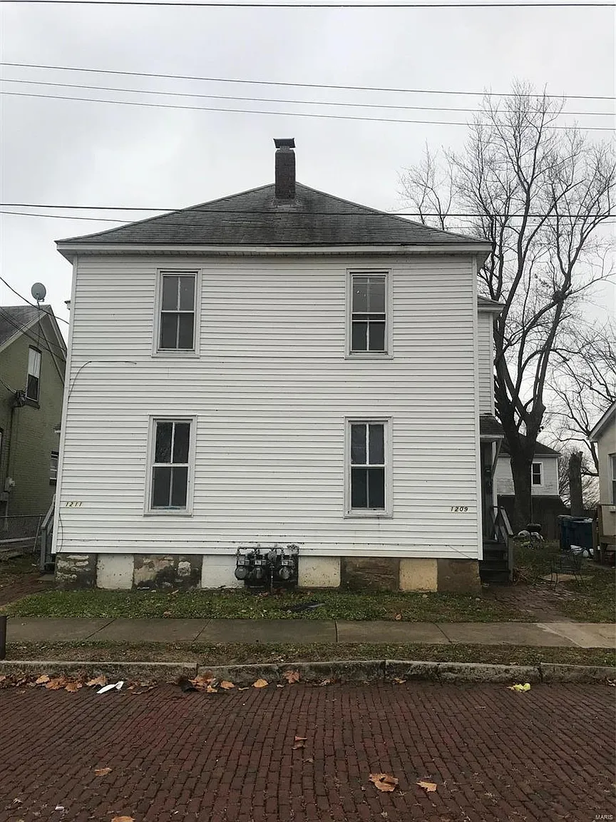 1209 E 6th St photo 1