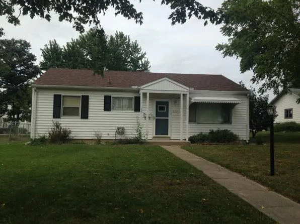 406 Pine St, Marshall, IL 62441