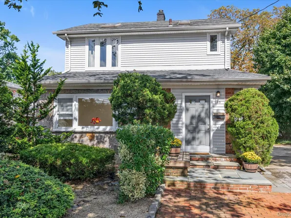 585 Seaman Avenue, Baldwin, NY 11510