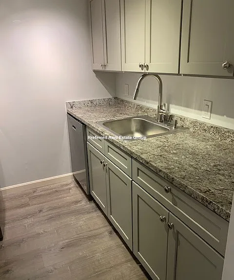 330 Newton St #C — Photo 2