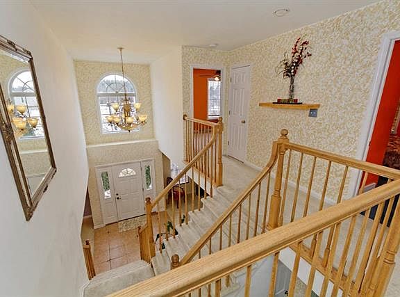 4th image of 54 Stony Brook Dr