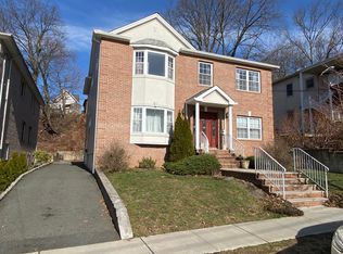 185 Van Winkle St FLOOR 1, East Rutherford, NJ 07073