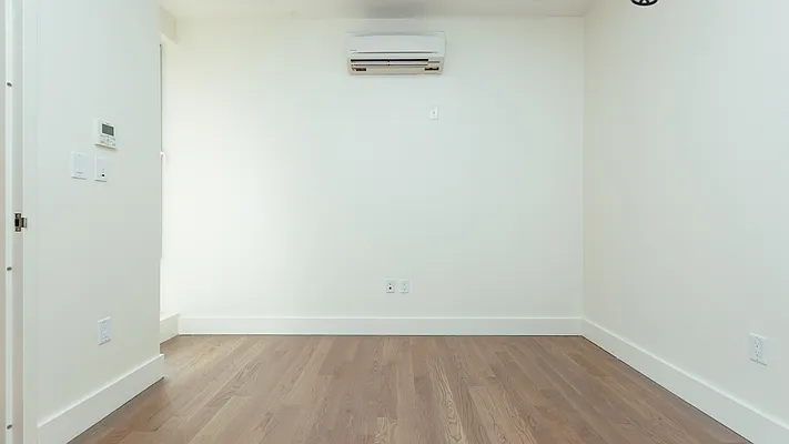 Rented by Nooklyn NYC LLC | media 8